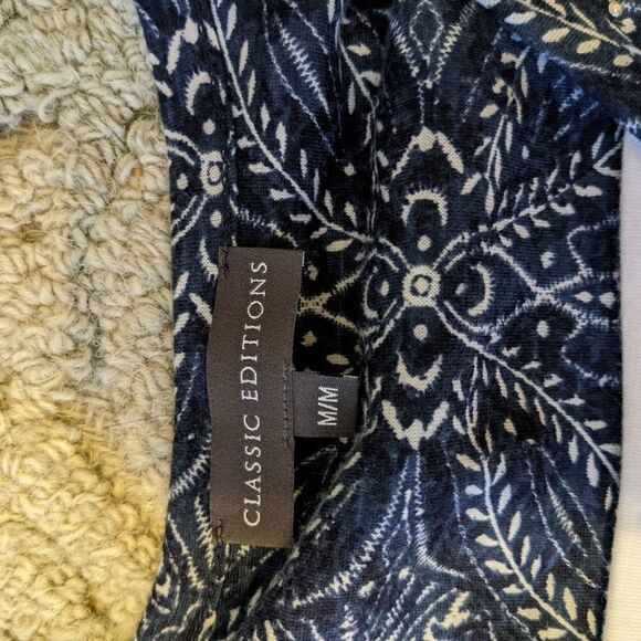 Classic edition navy floral shirt Medium @E - Picture 10 of 10